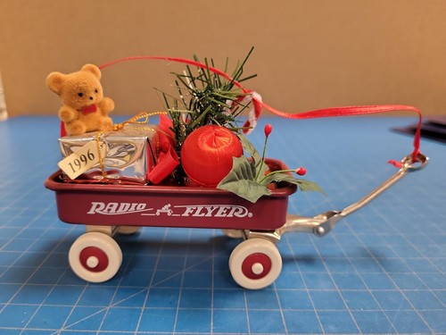 Vintage 1996 radio flyer red - radio,