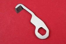 Upper blade for overlock