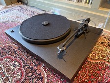 Pro-Ject Debut II Turntable /