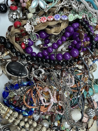 100 mixed necklaces - 100, preloved