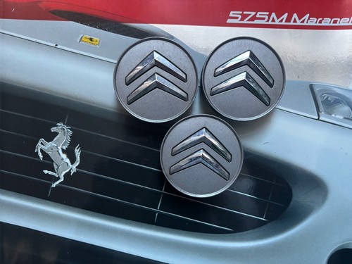 Three genuine citroen - citroen, centre