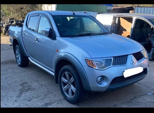 Mitsubishi l200 warrior