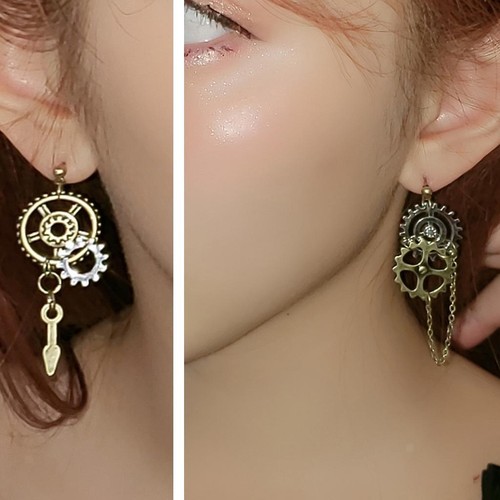 Necklace steampunk gear retro