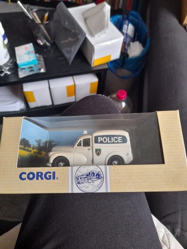 Corgi morris minor police - morris,