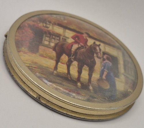 Vintage powder compact hunting - powder,