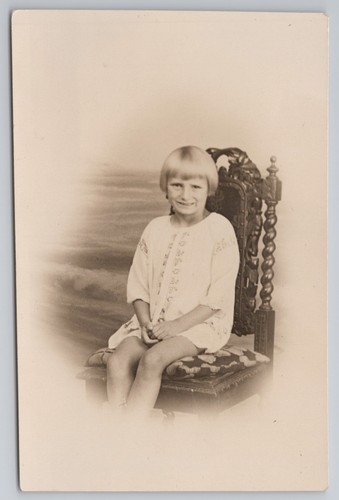 Rppc portrait young girl - rppc, bob