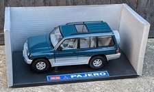 Mitsubishi Pajero Sunstar 1:18