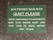 SOUTHERN RAILWAY QUIET PLEASE RETRO RAILWAY SIGN GREEN 180mm x 130mm
