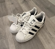 adidas - Superstar Trainers -