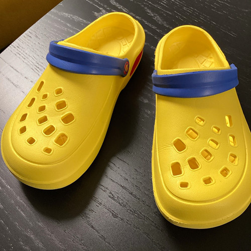 Lidl crocs sandals - (minions),