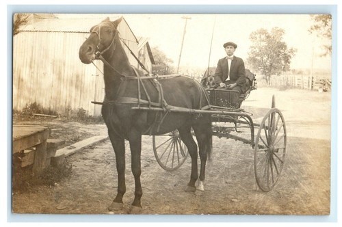C1910 man bowtie showing - bowtie,