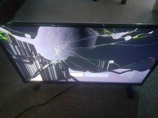 Toshiba 32WV2463DB, 32 inch, HD Ready 720p TV – Broken LCD SPARES / REPAIR