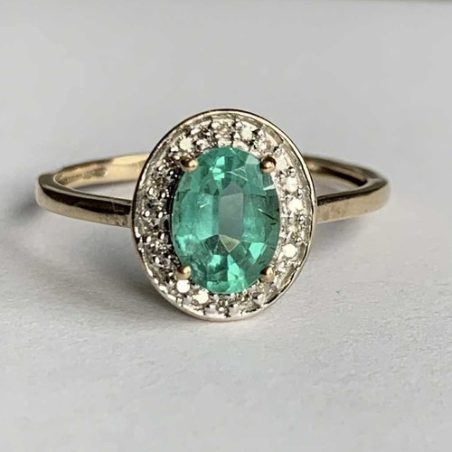 9ct gold 0ct emerald - 1.0ct,