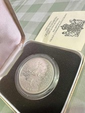 1980 Queen Mothers 80th Birthday 92.5% Proof Crown Coin+box & COA 26.2g Silver. 