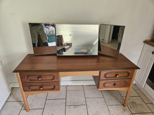 Stag minstrel dressing - dressing, table