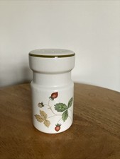 Wedgwood Wild Strawberry - Pepper Pot