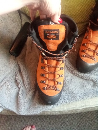 Mens work boots - size, 9