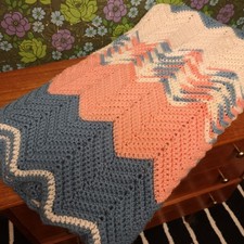 Blue Pink Peach Stripy Zig Zag Knitted Long Blanket Throw King Size Bed Runner