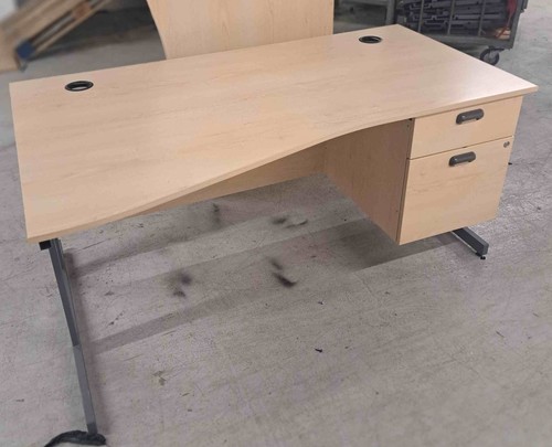 Light oak 1600mm wave desks