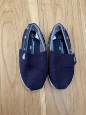 Navy Casual Shoes Size Young Boys 7 (24)