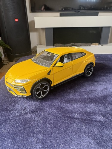 Lamborghini urus by - 1:24,