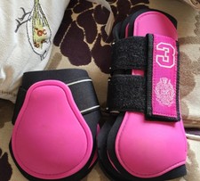 HV Polo Set Of Tendon And Fetlock Boots. Full Sized. Bright Pink & Black. New.