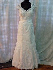 Wedding dress size 8 ivory