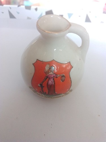 Crested ware milnathort - ware,