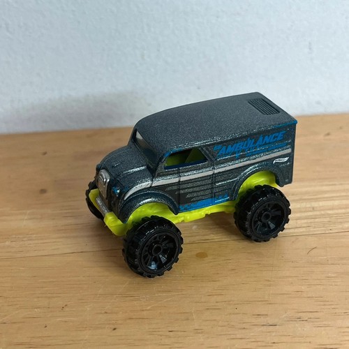 Hot wheels ambulance - hot, off