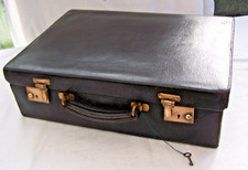 VINTAGE REAL LEATHER FITTED SUITCASE  FINNIGANS of MANCHESTER BLACK 17x12x5"