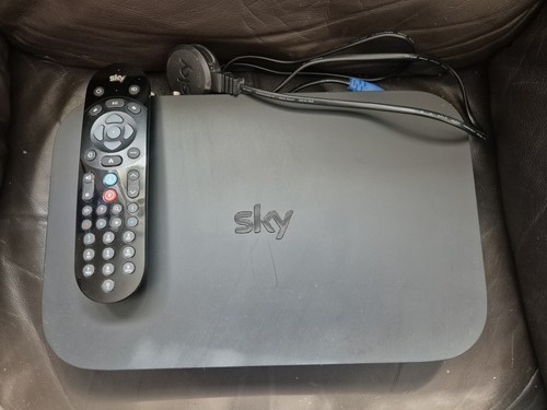 Sky box with remote and - sky, q
