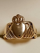 9ct Gold Claddagh Ring  Pre