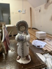 LLADRO Daisa Girl With Bunny