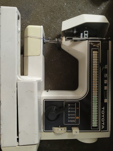 Toyota 7001 sewing machine - sewing,