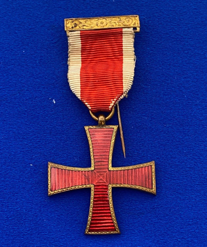 Red cross constantine - red,