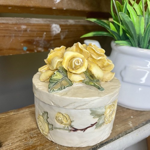 Vintage yellow rose - 3d,