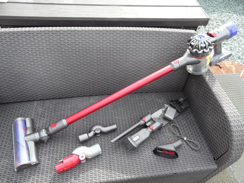 Dyson total clean - v8, new