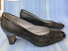 Ladies court shoe by Peter Kaiser, Black leather uppers, UK 4, 2" heel