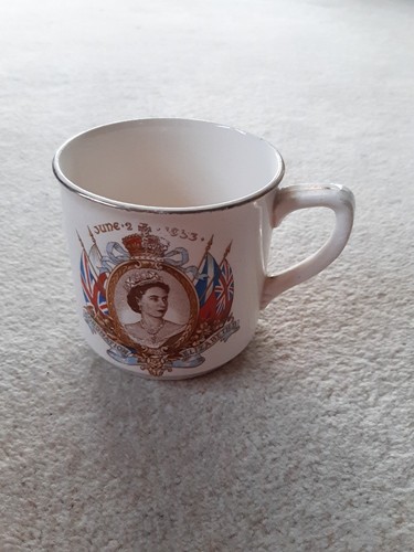 Cracked queen elizabeth - queen,