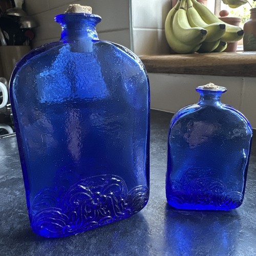 Vintage cobalt blue glass - 2x,