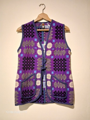 Vintage womens welsh woollen - womens,
