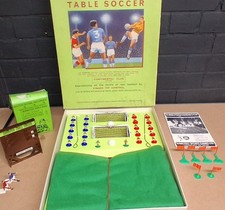VINTAGE 1970'S SUBBUTEO TABLE SOCCER CONTINENTAL CLUB EDITION WITH EXTRAS