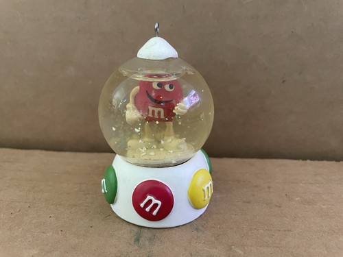 2007 snow globe ornament - m&m's,