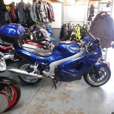 BREAKING TRIUMPH SPRINT ST RS