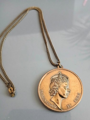 1953 medal chain to - 1953, on