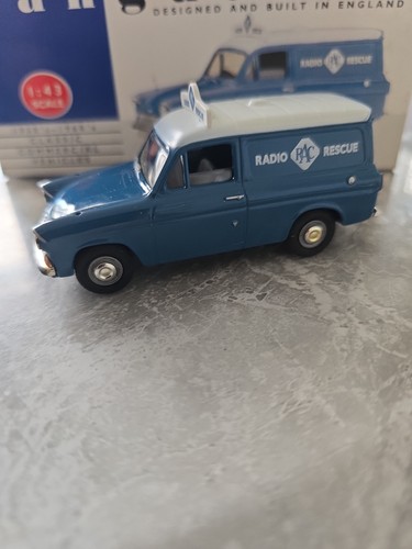 Vanguards ford anglia van - ford,