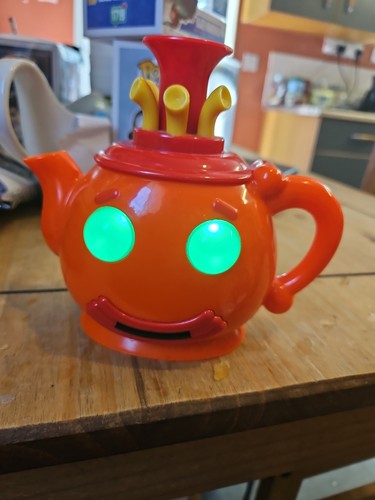 Teletubbies tea pot with sound - pot,