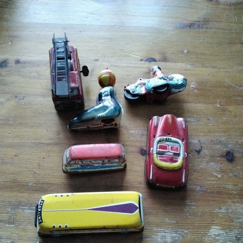 Bundle tin toys - of,