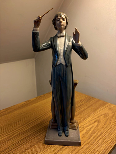 Lladro maestro music - “maestro,,