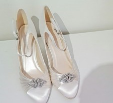 NEW WOMENS LOW SATIN KITTEN